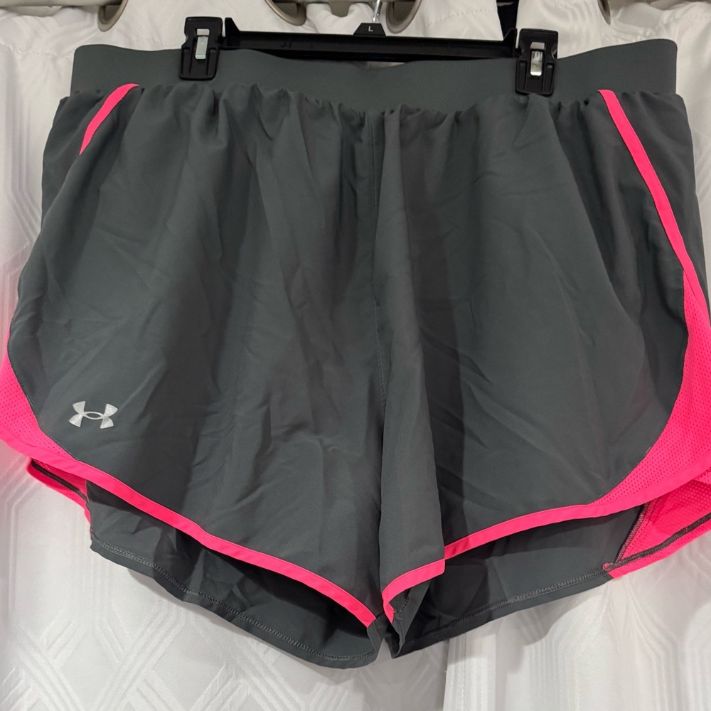 Under Armour Heat Gear Women’s Grey/Pink Loose Fit Lined Running Shorts- Size 2x